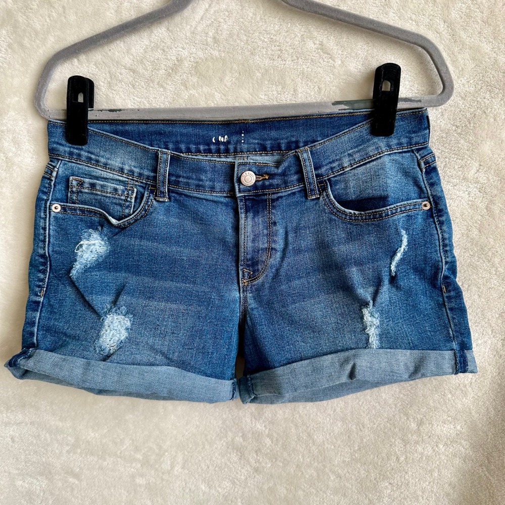 Old Navy Boyfriend Denim Shorts Medium Wash Distressed Cuffed Womens Size 6 - Picture 1 of 3